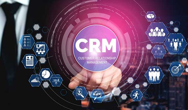 مدیریت ارتباط با مشتری CRM برای مفهوم سیستم بازاریابی و فروش